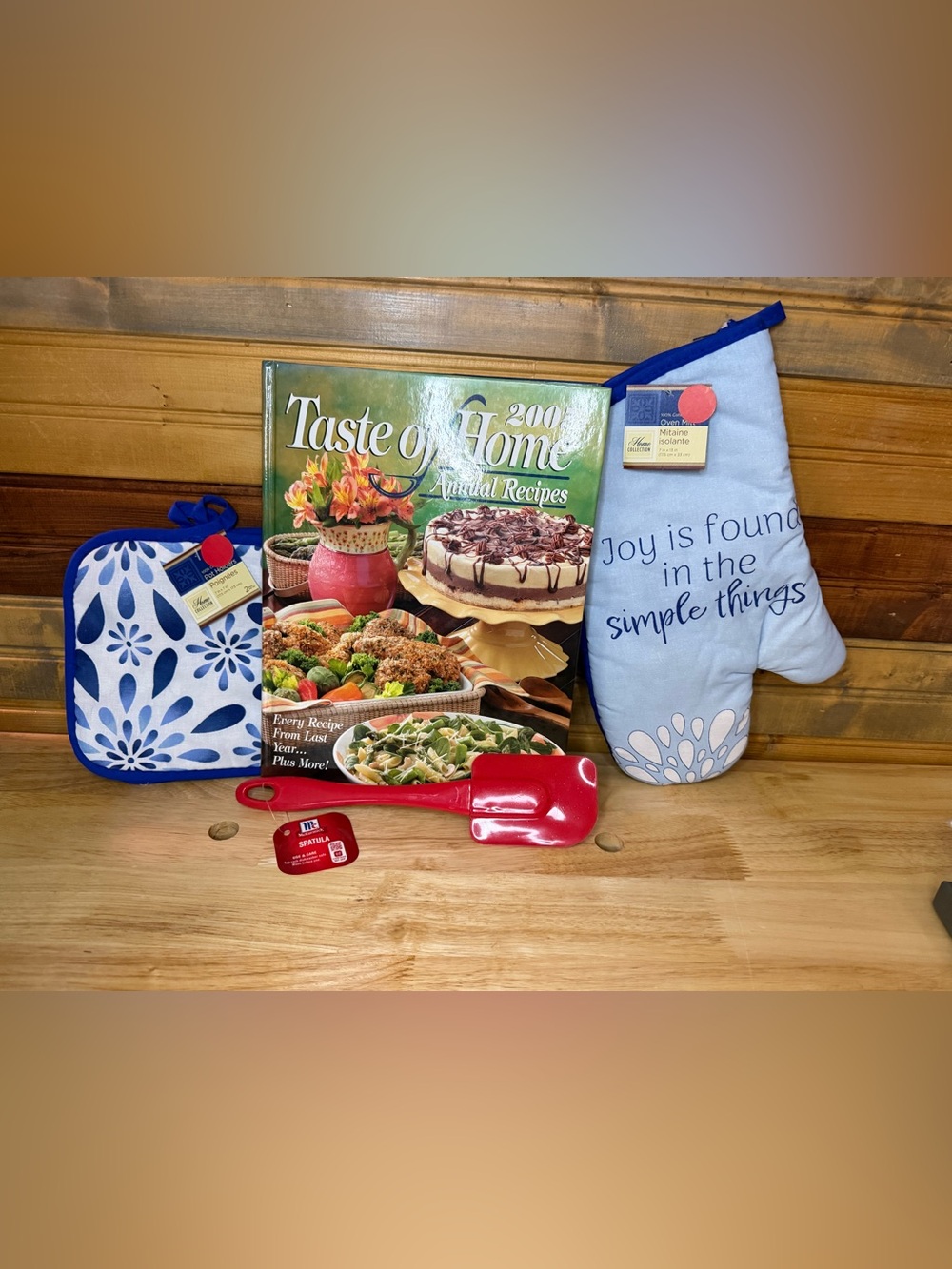 Taste of Home Cookbook Kitchen Set | Blue Oven Mitt Pot Holder & Spatula